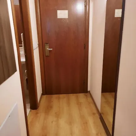 Otel студио в 4 звезди, град *